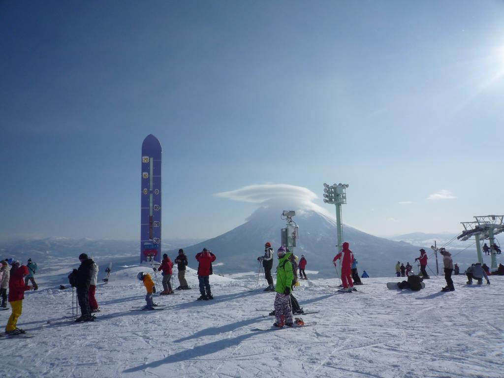 Niseko Park Hotel Экстерьер фото